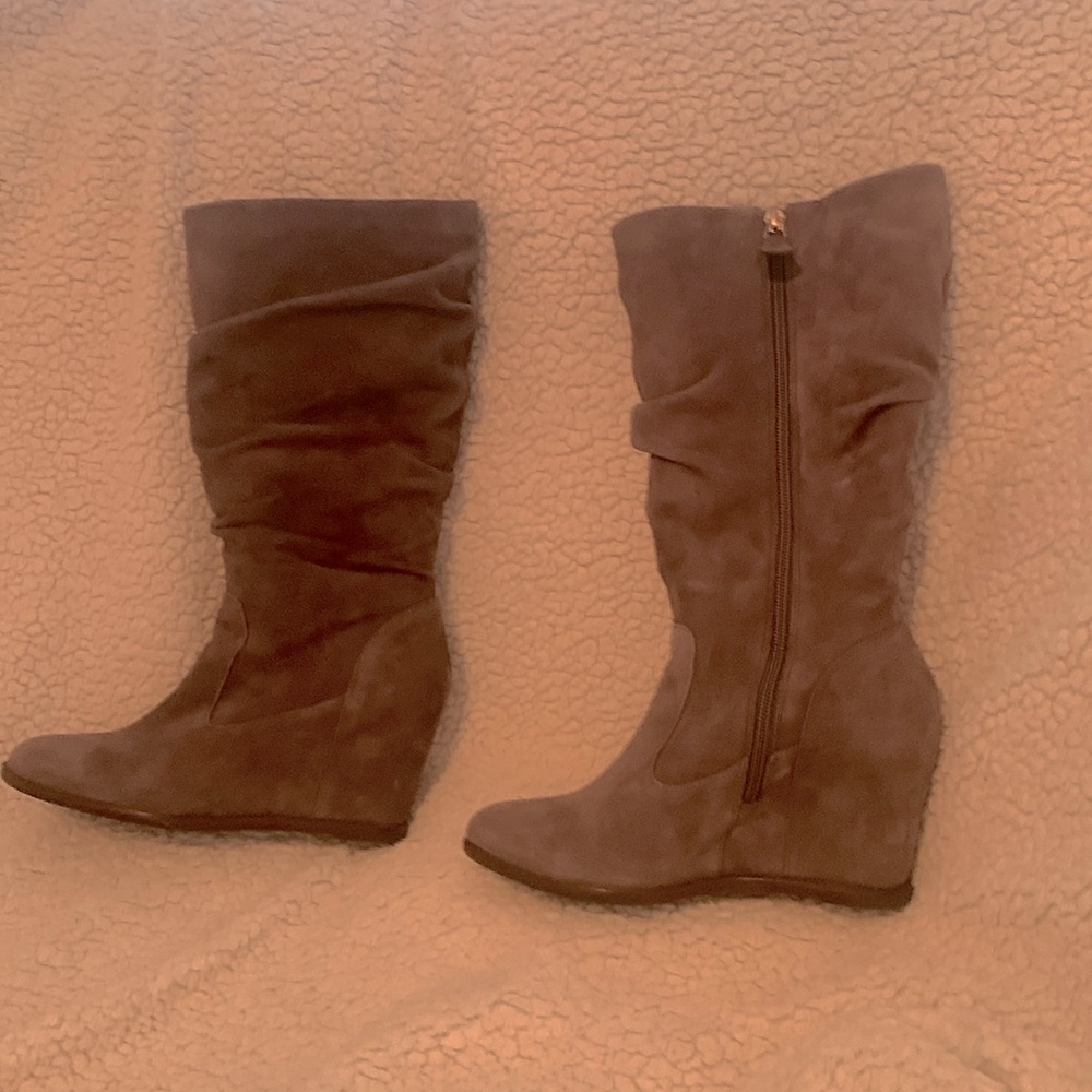 Johnston & Murphy suede boots
